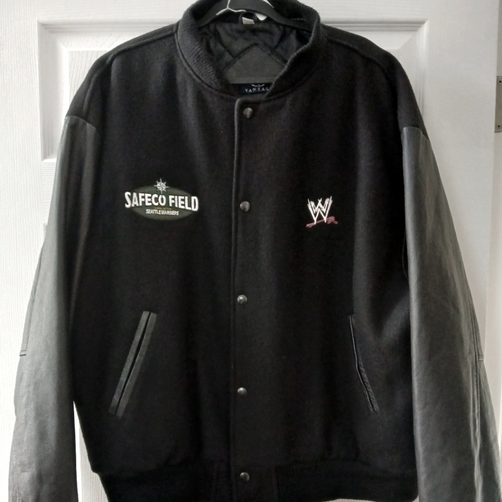 Vintage Wrestlemania 19 jacket